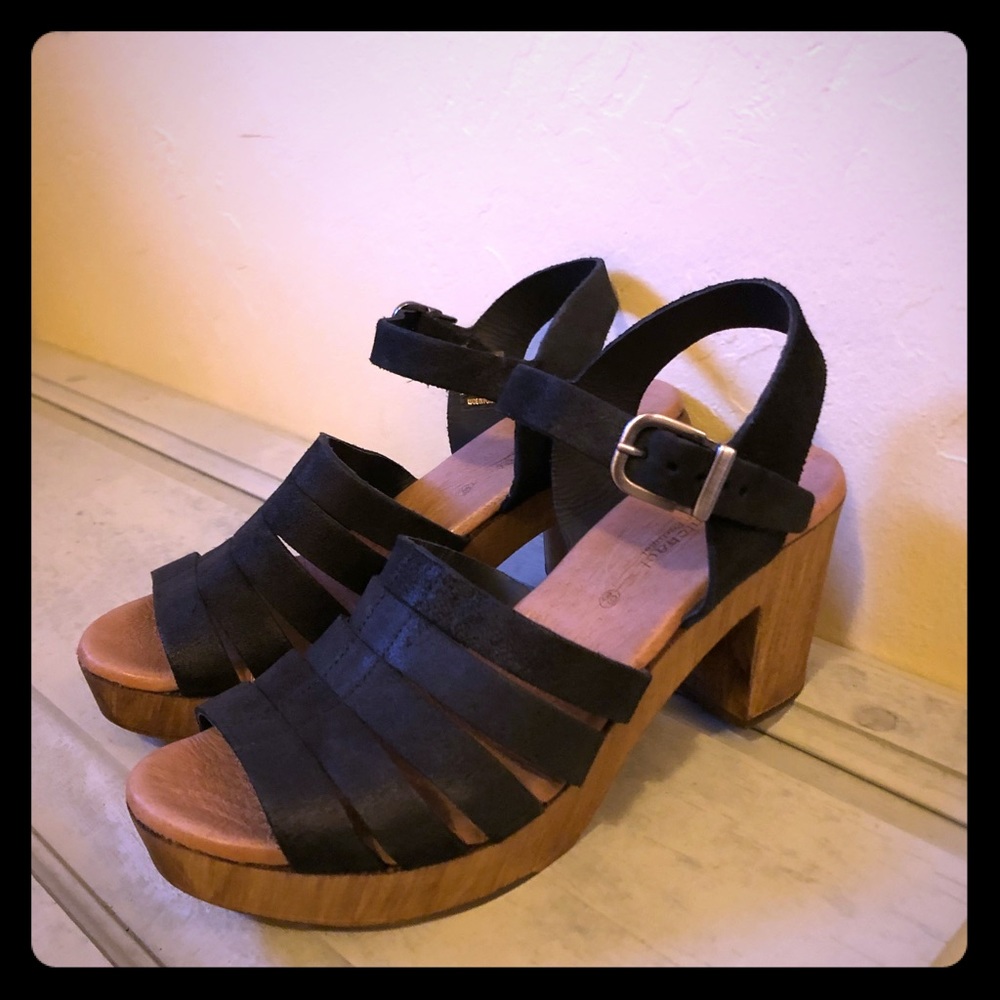 Eric Michael black leather heels